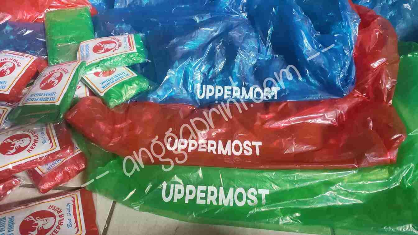 Sablon Jas Hujan Custom, Branding Tahan Hujan untuk Promosi dan Armada (5)