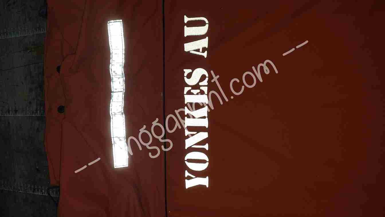 Sablon Jas Hujan Custom, Branding Tahan Hujan untuk Promosi dan Armada (3)