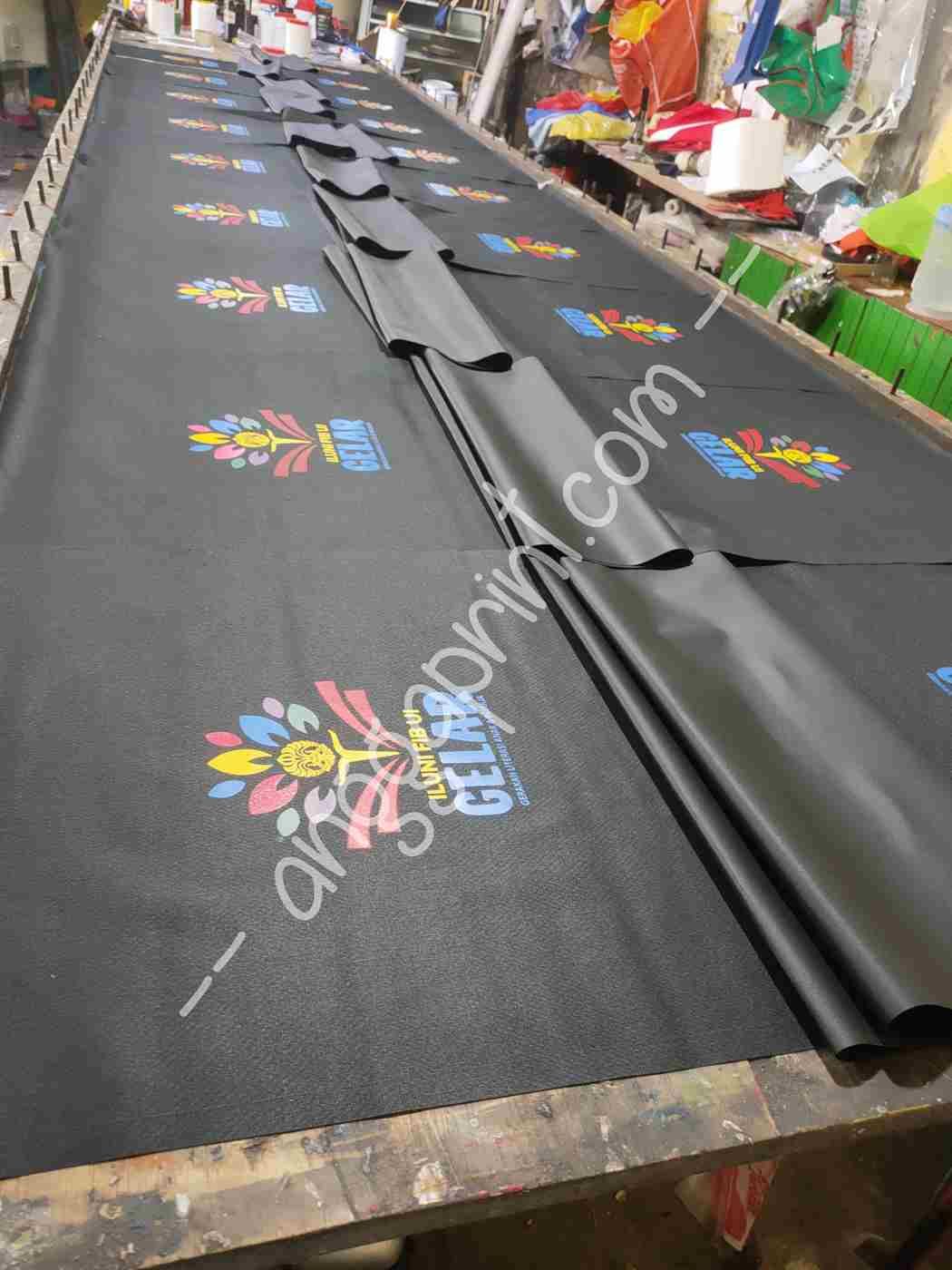Sablon Tenda Custom, Tahan Cuaca, Branding Tajam, Siap Pakai (3)