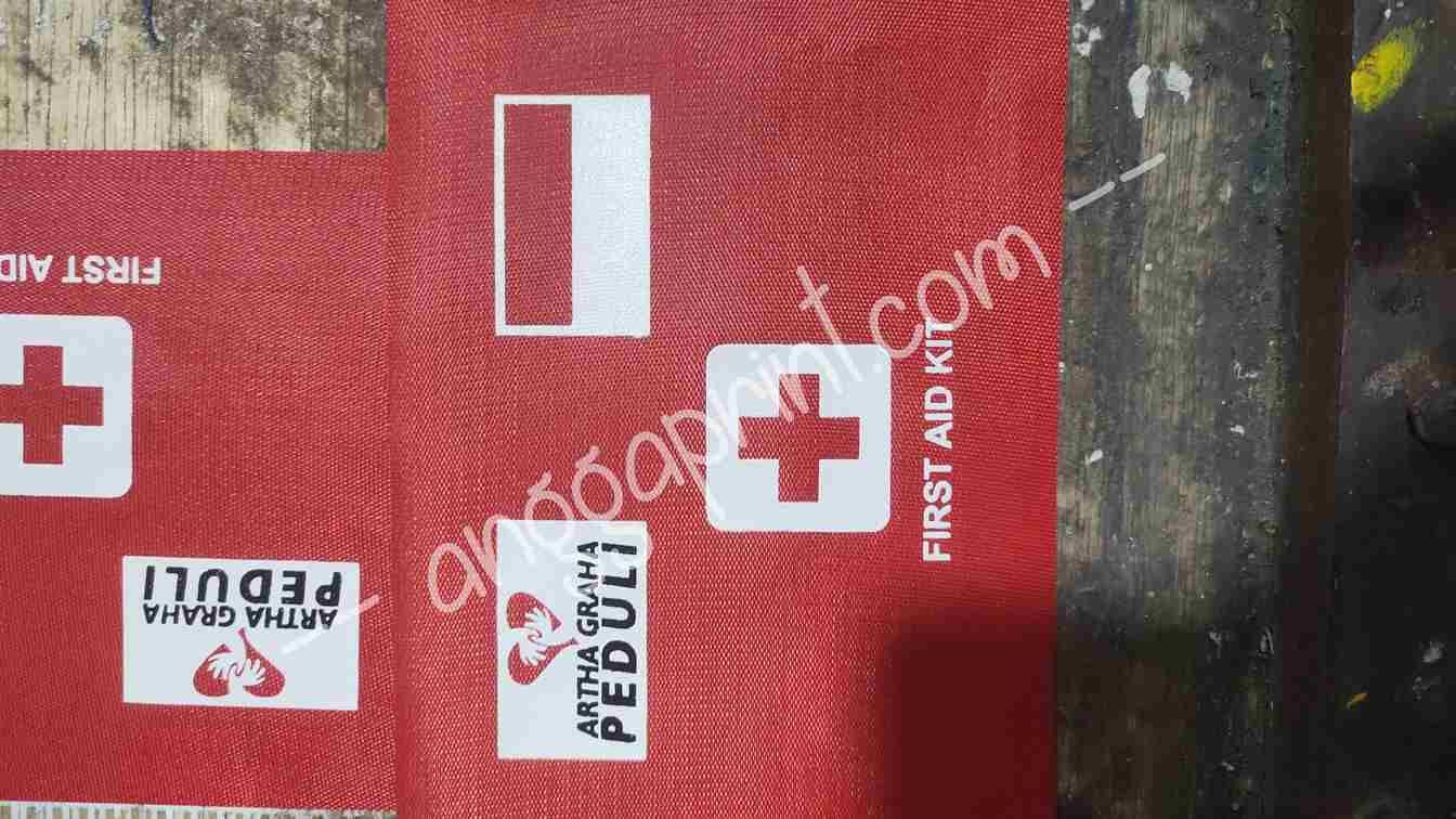 Sablon Tas Medis Custom untuk Faskes & Tim Tanggap Darurat, Tahan Disinfeksi, Identitas Jelas (5)
