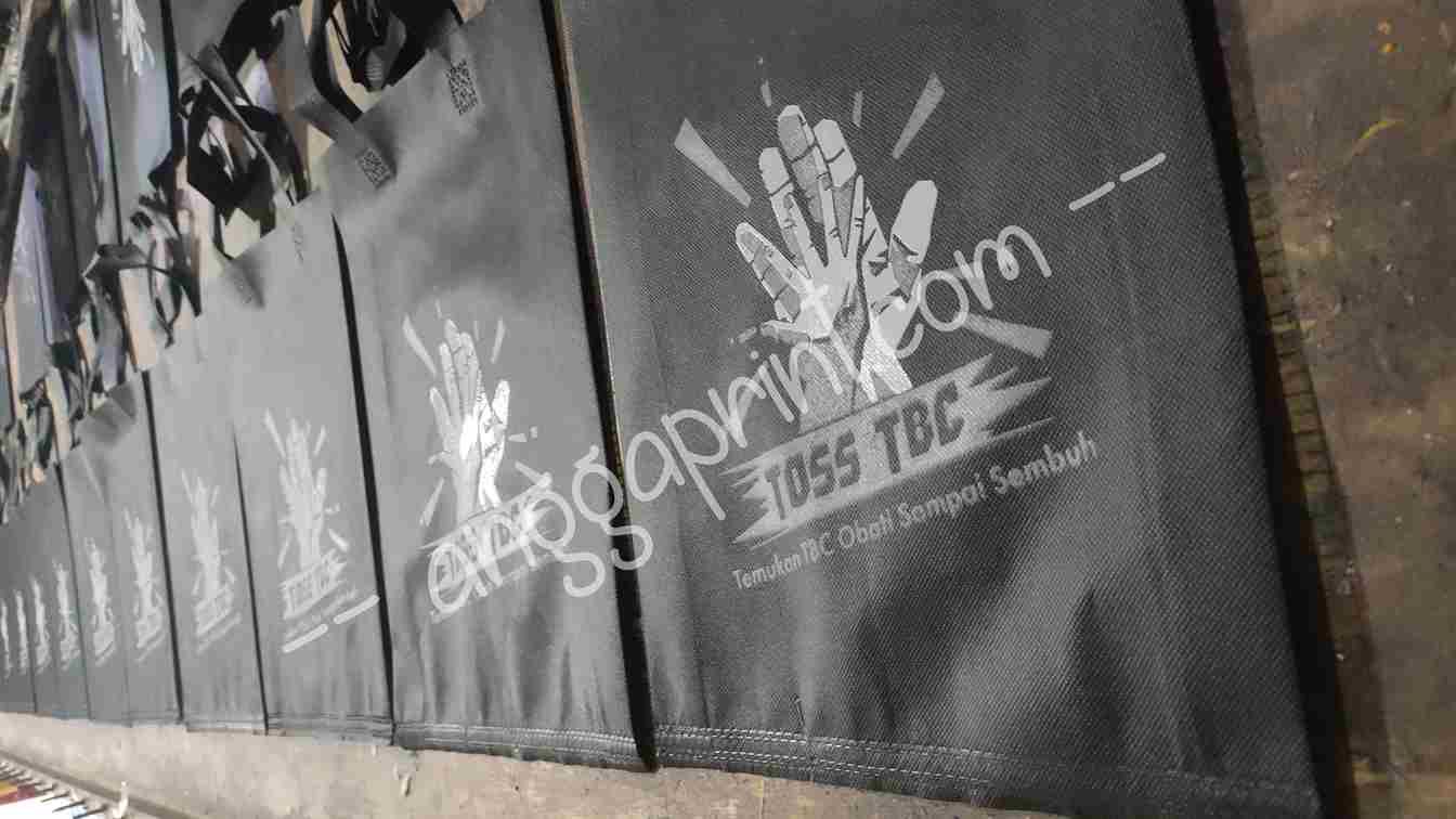 Custom Goodie Bag Printing Service with Premium Materials and Precise Prints (5)